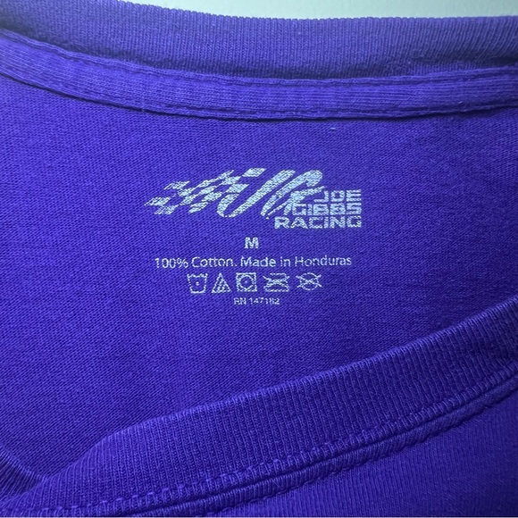 Vintage Style Nascar Tee Shirt Size Medium- Denny Hamlin #11 - Picture 5 of 5